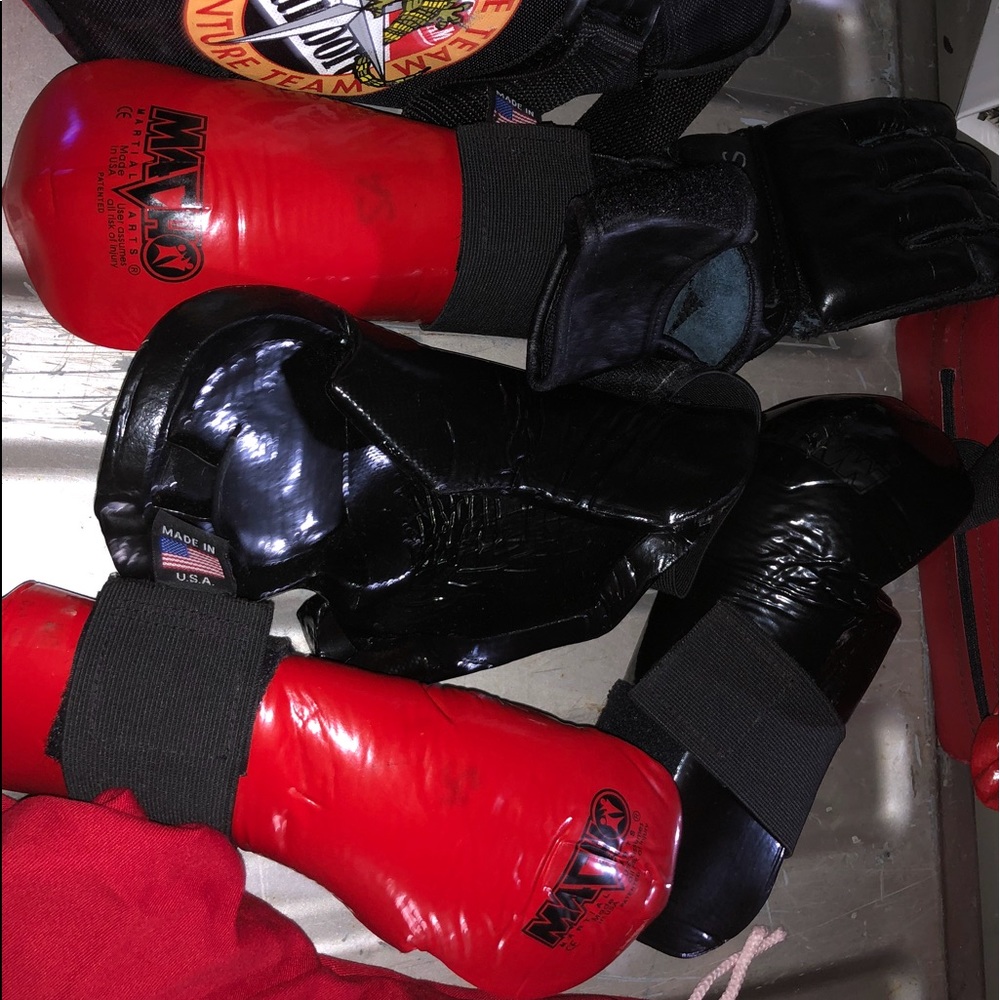 Marble boxing duffle bag with equptment